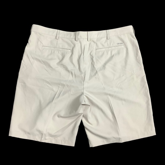Men's IZOD Golf 42 XL Chino Khakis Shorts Beige Tan Gripper Waist Lightweight - Picture 3 of 8